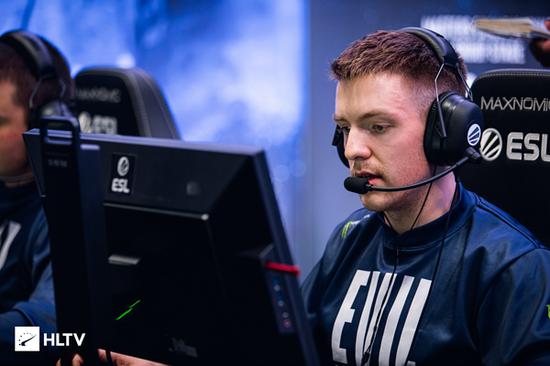 TCL电竞嘉年华点燃江城热情与科技的完美融合